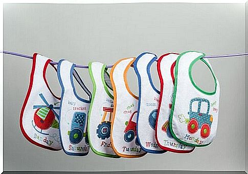 Children's bibs are often available in reusable packaging and in different colors