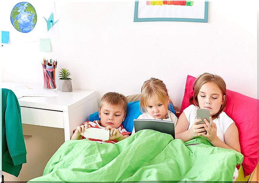 At what age should children have smartphones?