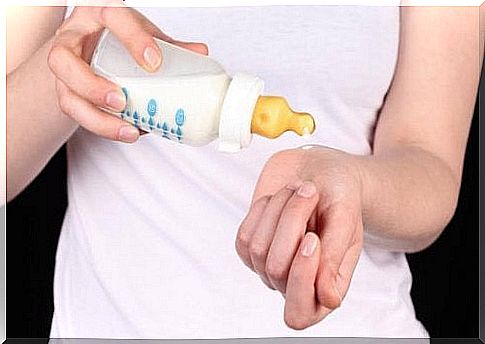 Storage bottle of breast milk