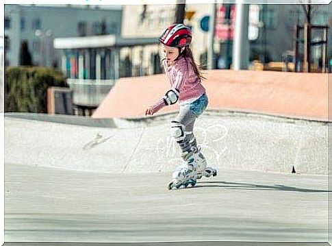 If you want to teach your children how to skate, there are a few things to keep in mind beforehand