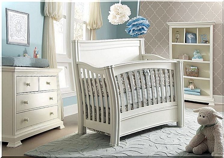 What should you watch out for with a baby cot?  The optimal height